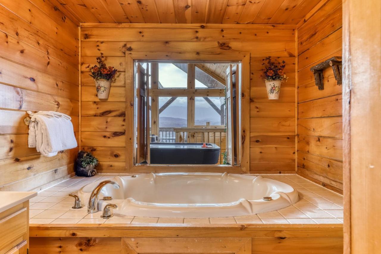 Amidst The Beauty Villa Pigeon Forge Esterno foto